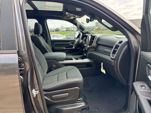 New 2026 RAM 1500 4x4 Crew Cab image 29