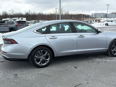 Used 2023 Honda Accord EX image 5