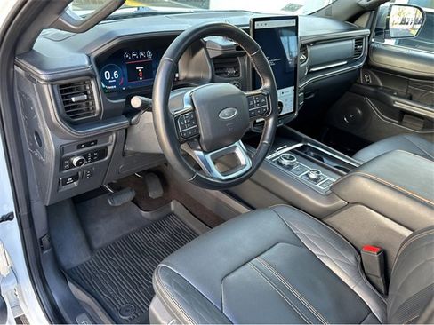 Used 2023 Ford Expedition Max Platinum image 4