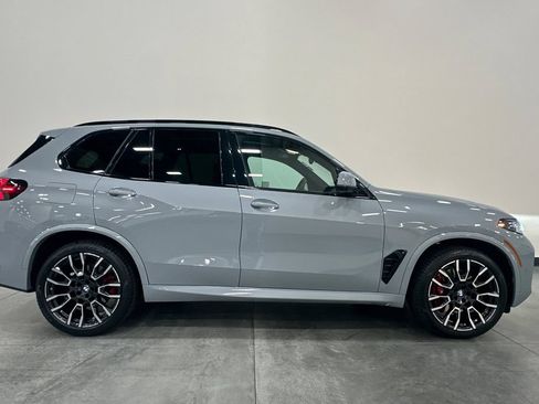 Used 2024 BMW X5 xDrive40i w/ M Sport Package AWD/4WD image 3