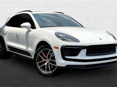 Used 2022 Porsche Macan S AWD/4WD image 3