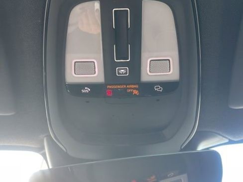 Used 2023 Volvo XC40 Recharge Ultimate w/ Protection Package Premier image 25