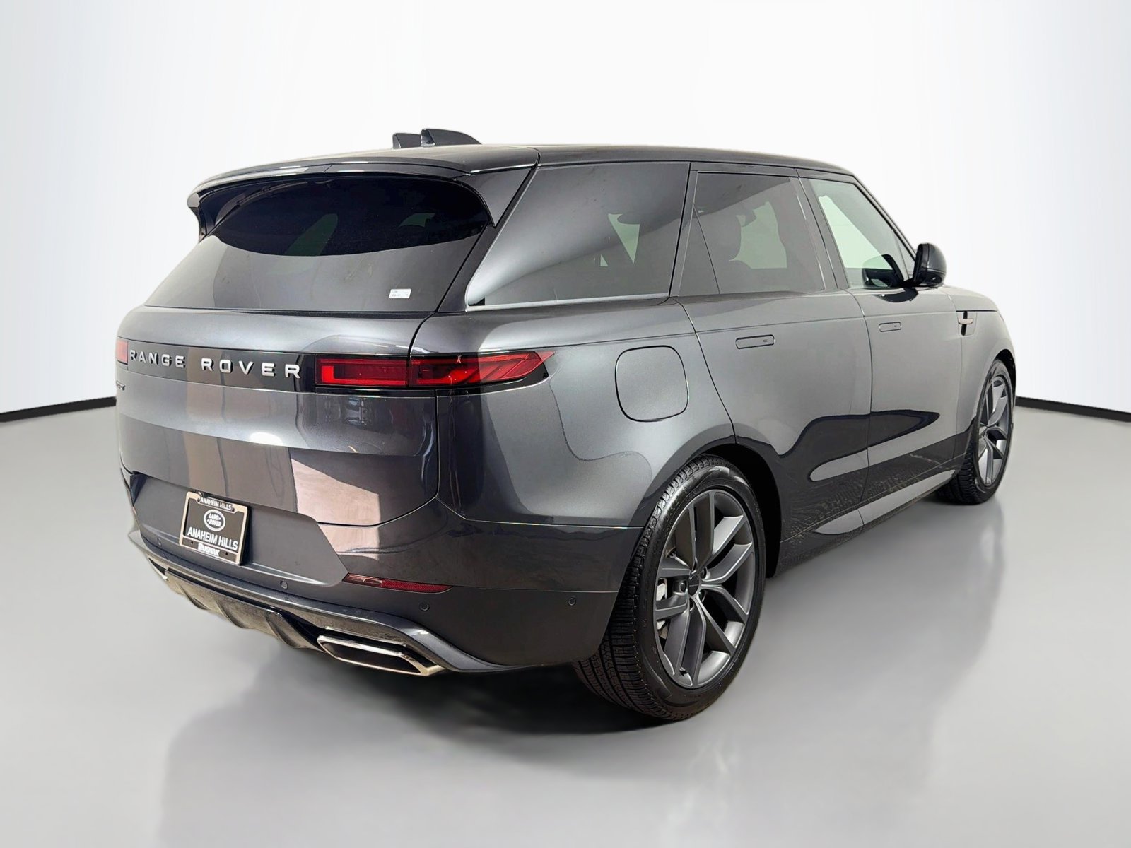 Used 2026 Land Rover Range Rover Sport SE AWD/4WD image 5