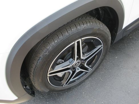 Used 2022 Mercedes-Benz GLB 250 4MATIC image 13