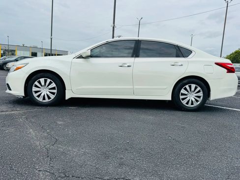 Used 2016 Nissan Altima 2.5 S w/ Power Driver Seat Package FWD image 3
