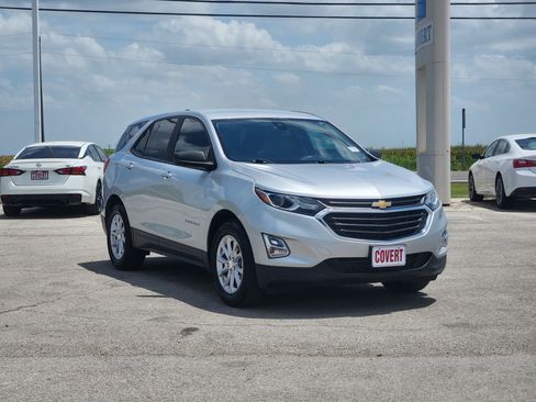 Used 2021 Chevrolet Equinox LS FWD image 3