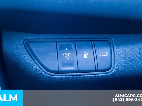 Used 2023 Genesis G70 2.0T w/ Sport Prestige Package image 37