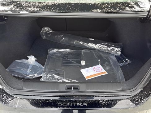 Used 2025 Nissan Sentra S image 9