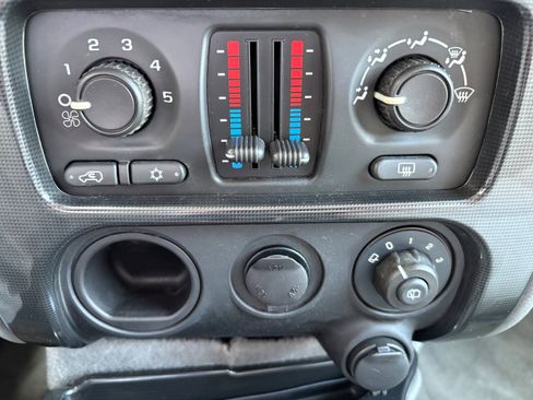 Used 2008 GMC Envoy SLE RWD image 36