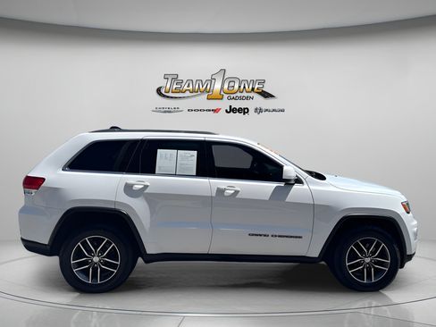 Used 2018 Jeep Grand Cherokee Laredo RWD image 9