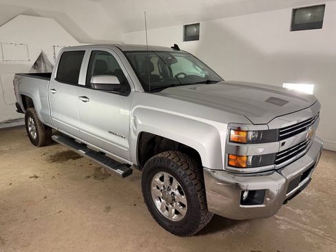 Used 2015 Chevrolet Silverado 2500 LT w/ LT Convenience Package AWD/4WD image 7