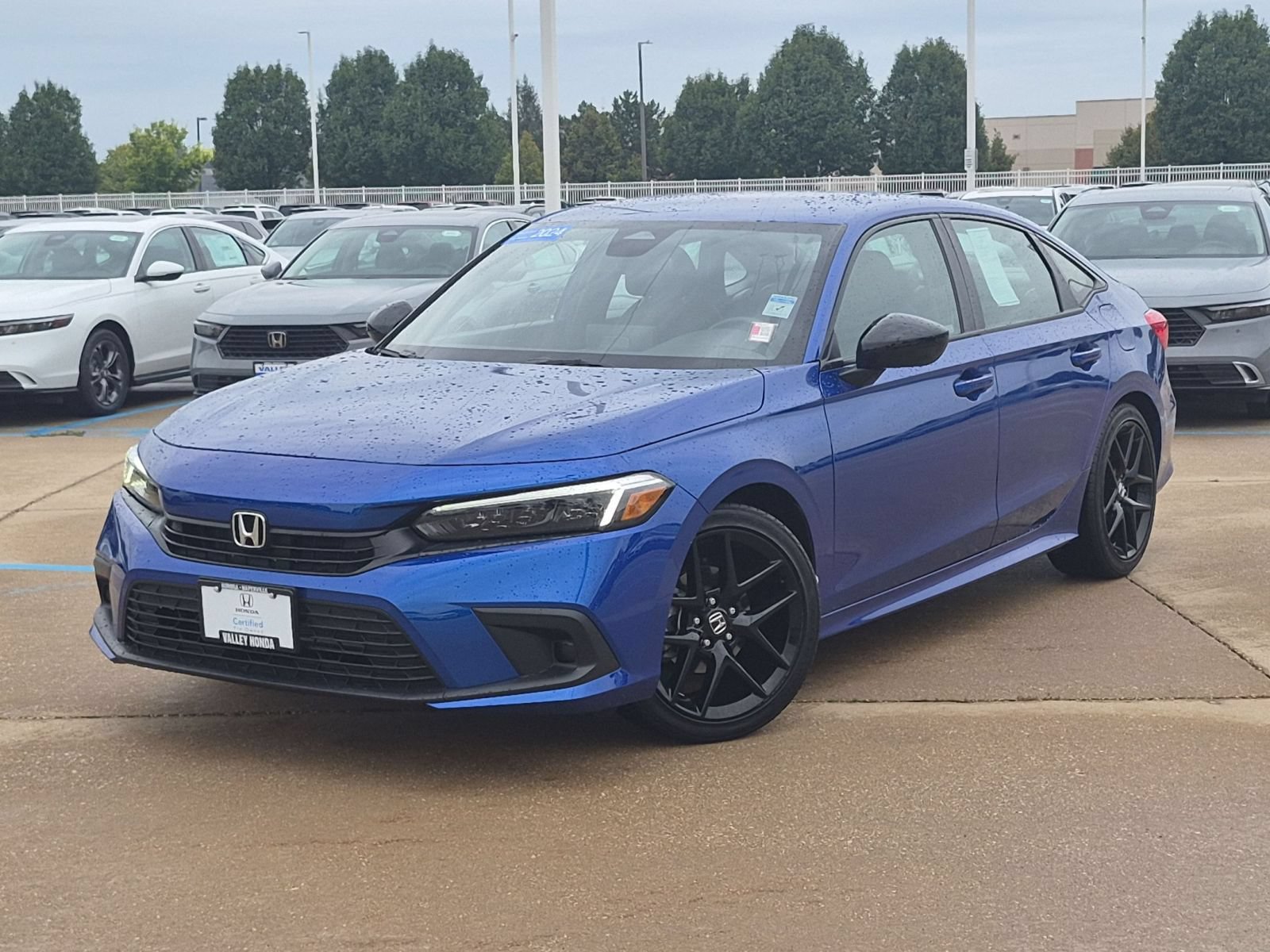 Used 2024 Honda Civic Sport image 2