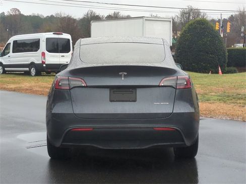 Used 2023 Tesla Model Y Long Range image 12