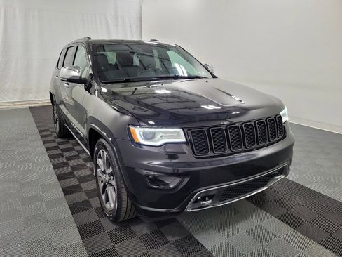 Used 2017 Jeep Grand Cherokee Overland AWD/4WD image 13