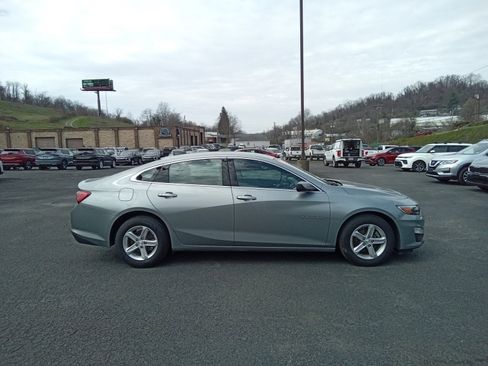 Used 2024 Chevrolet Malibu LS w/ Driver Confidence Package FWD image 3