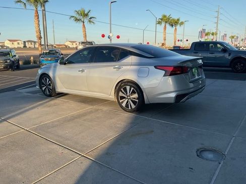 Used 2019 Nissan Altima 2.5 SL FWD image 5