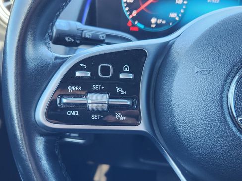 Used 2023 Mercedes-Benz GLB 250 image 30