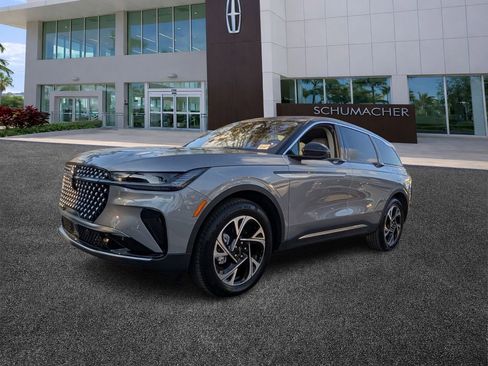 New 2025 Lincoln Nautilus Premier image 3