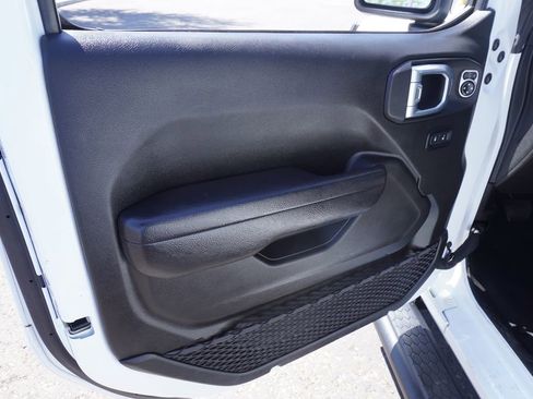 Used 2024 Jeep Wrangler Unlimited Sport AWD/4WD image 15