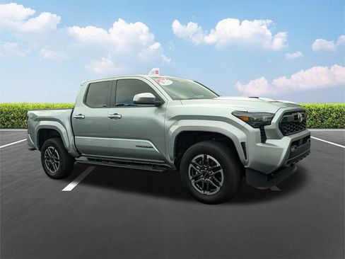 Used 2024 Toyota Tacoma TRD Sport RWD image 2
