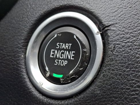 Used 2020 Cadillac XT4 Luxury w/ Cold Weather Package image 27