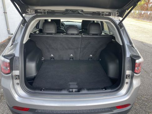 Used 2019 Jeep Compass Latitude image 15