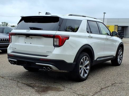 Used 2025 Ford Explorer Platinum w/ Ultimate Package AWD/4WD image 5