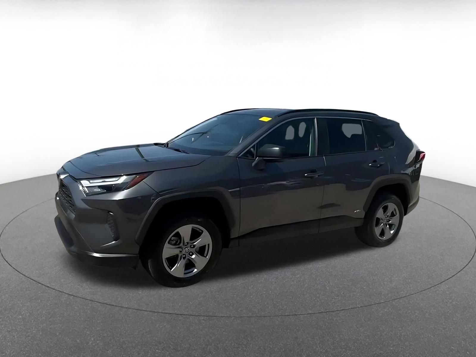 Used 2024 Toyota RAV4 LE AWD/4WD image 7