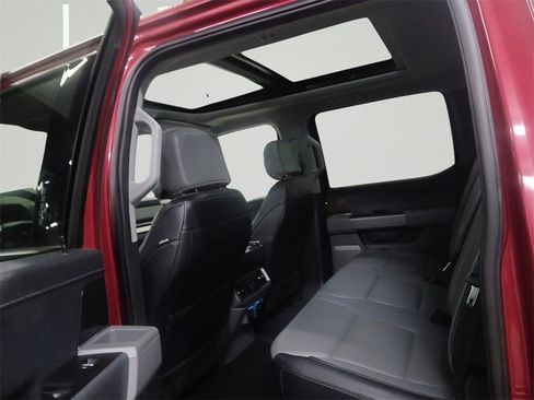 Certified 2022 Ford F150 Lariat w/ Equipment Group 502A High image 28