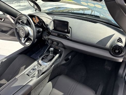 Used 2020 MAZDA MX-5 Miata Sport RWD image 32