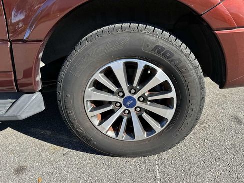 Used 2017 Ford Expedition EL XLT w/ Equipment Group 202A image 12