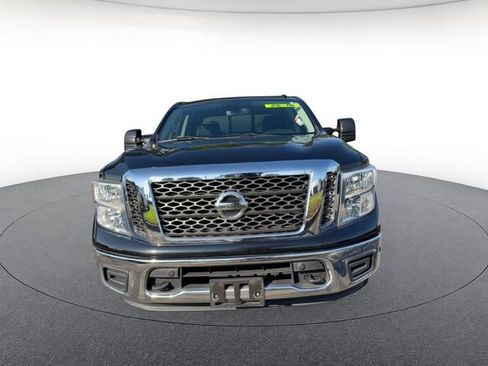 Used 2018 Nissan Titan SV w/ SV Convenience Package RWD image 8
