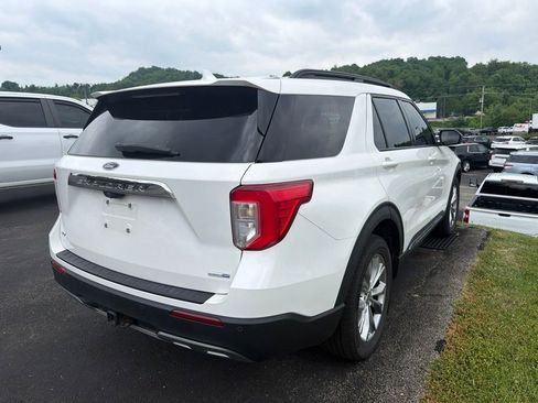 Used 2020 Ford Explorer XLT w/ Equipment Group 202A AWD/4WD image 4