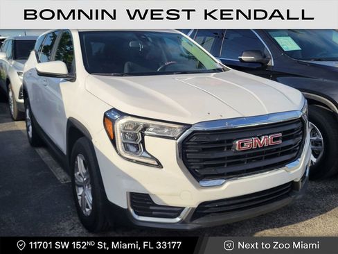Used 2022 GMC Terrain SLE image 1