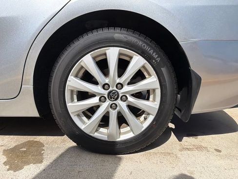 Used 2018 Toyota Camry LE FWD image 7