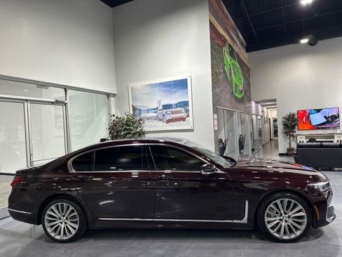 Used 2020 BMW 750i xDrive w/ Executive Package AWD/4WD image 25