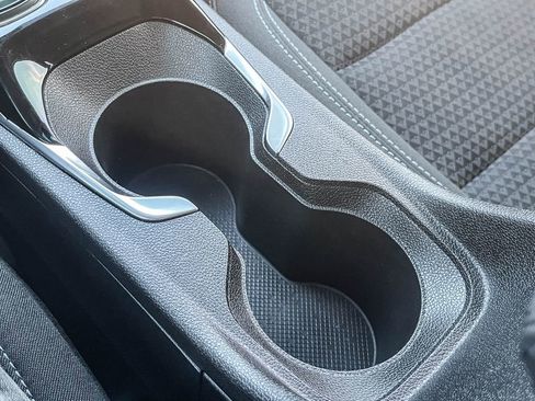 Certified 2022 Chevrolet Bolt EUV LT image 30