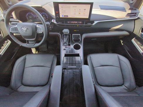 Used 2026 Toyota Sienna XSE AWD/4WD image 16
