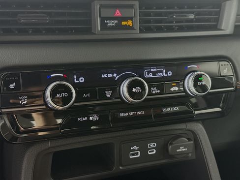 Certified 2025 Honda Pilot TrailSport image 17