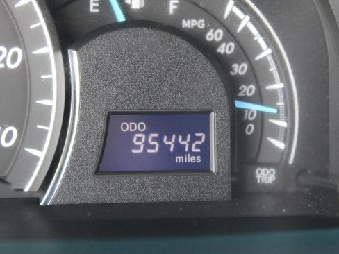 Used 2012 Toyota Camry LE FWD image 17