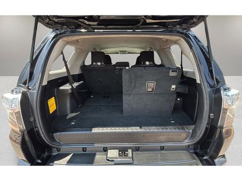 Used 2017 Toyota 4Runner SR5 AWD/4WD image 30