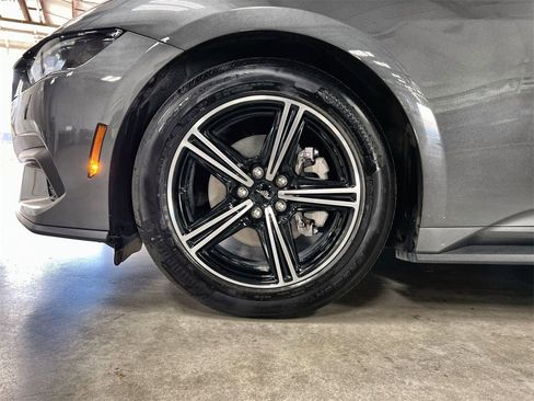 Used 2025 Ford Mustang Coupe image 11