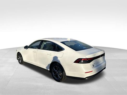 Used 2023 Honda Accord EX image 3