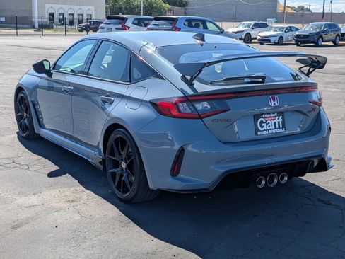 Used 2024 Honda Civic Type R image 8