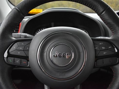 Used 2022 Jeep Renegade Trailhawk w/ Trailer Tow Group image 15