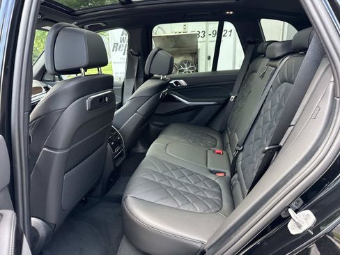 New 2026 BMW X5 xDrive40i w/ M Sport Package AWD/4WD image 15