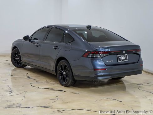 Used 2025 Honda Accord SE image 10