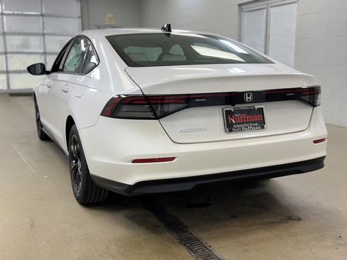 New 2025 Honda Accord SE image 7