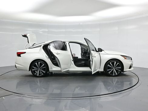 Used 2022 Nissan Altima 2.0 SR image 5