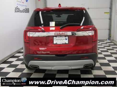 Used 2023 GMC Acadia SLE image 10
